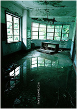 至白へ帰す遥かの香花